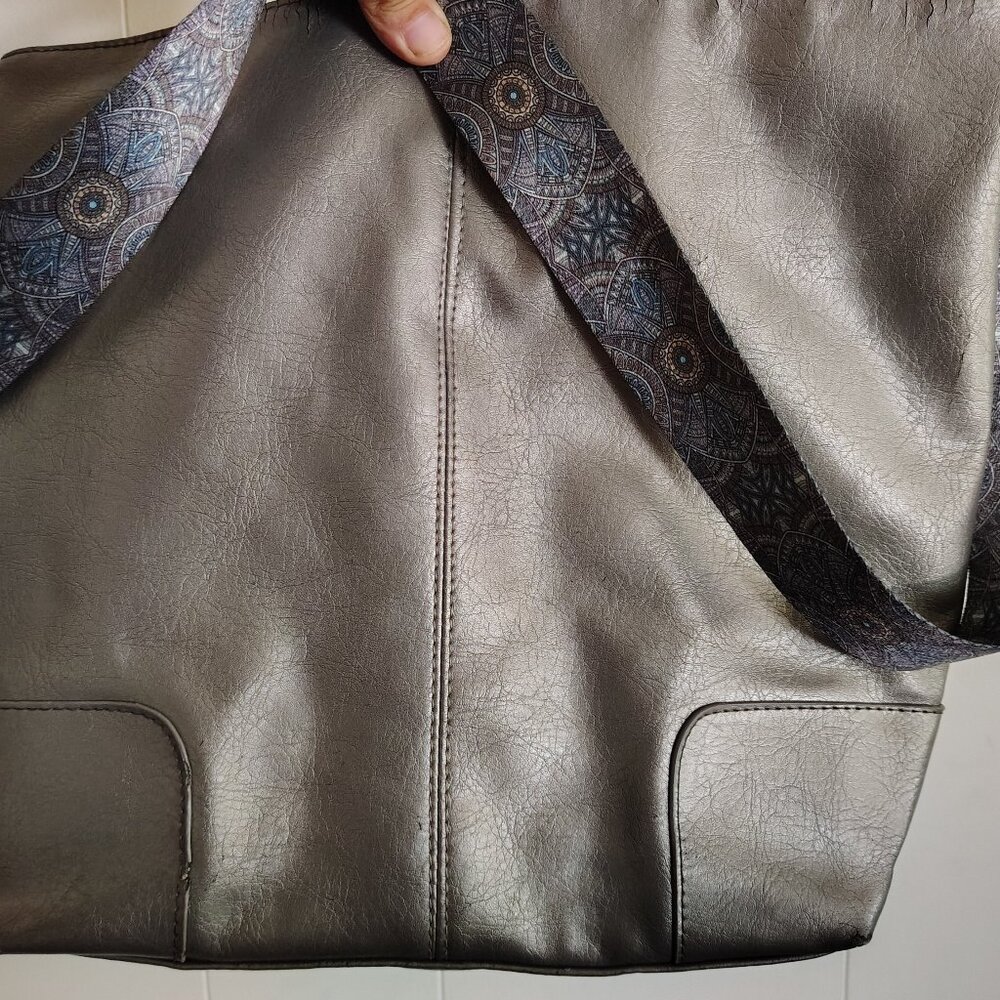 Bueno Silver Purse Bag